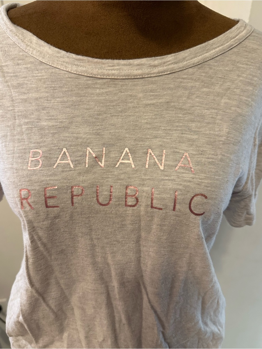 Banana Republic Light Gray Short Sleeve Tee with Pink Logo